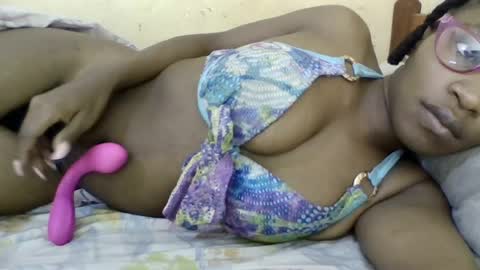 Snapshot of minlavine chatting on July 25, 12:36 pm minlavine online show from July 25, 12:36 pm
