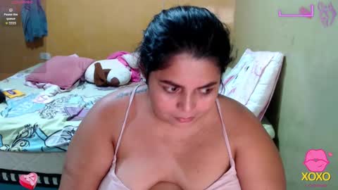 Snapshot of minnie_bbw69 chatting on October 30, 12:01 am Andrea online show from October 30, 12:01 am