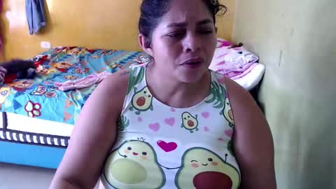 Snapshot of minnie_bbw69 chatting on December 2, 2:45 pm Andrea online show from December 2, 2:45 pm