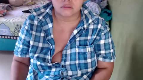 Snapshot of minnie_bbw69 chatting on May 6, 11:04 am Andrea online show from May 6, 11:04 am