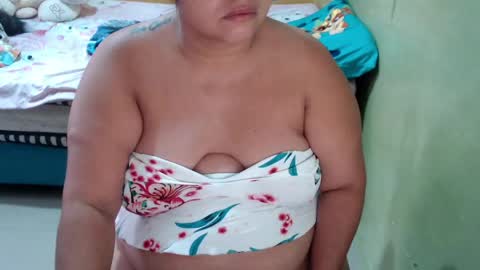 Snapshot of minnie_bbw69 chatting on May 8, 10:53 am Andrea online show from May 8, 10:53 am