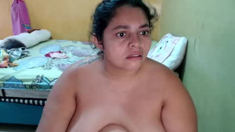 Snapshot of minnie_bbw69 chatting on May 13, 11:18 am Andrea online show from May 13, 11:18 am