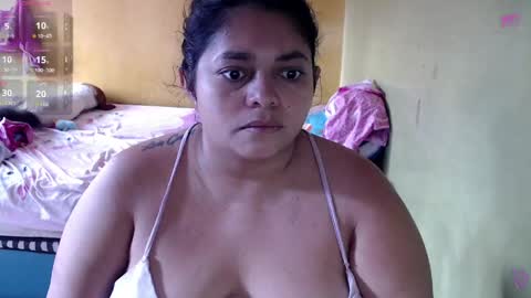Snapshot of minnie_bbw69 chatting on May 18, 12:00 pm Andrea online show from May 18, 12:00 pm