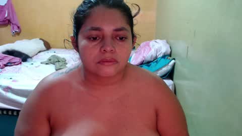 Snapshot of minnie_bbw69 chatting on May 19, 11:05 am Andrea online show from May 19, 11:05 am
