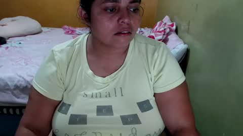 Snapshot of minnie_bbw69 chatting on June 10, 12:00 am Andrea online show from June 10, 12:00 am