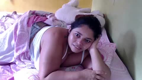 Snapshot of minnie_bbw69 chatting on June 16, 12:41 pm Andrea online show from June 16, 12:41 pm