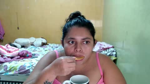 Snapshot of minnie_bbw69 chatting on July 2, 12:10 am Andrea online show from July 2, 12:10 am