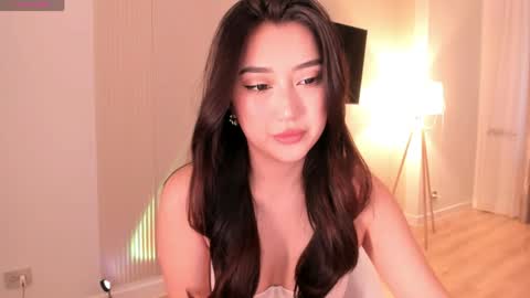 Snapshot of minnie_jin chatting on May 27, 12:35 pm minnie_jin online show from May 27, 12:35 pm