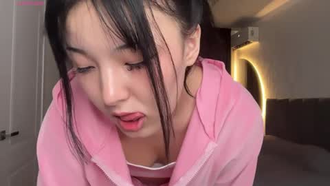 Snapshot of minnie_joy_ chatting on June 7, 12:20 pm Joy online show from June 7, 12:20 pm