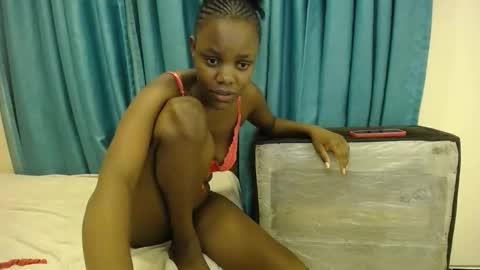 Snapshot of minnie_lila chatting on October 12, 3:11 pm Lila online show from October 12, 3:11 pm