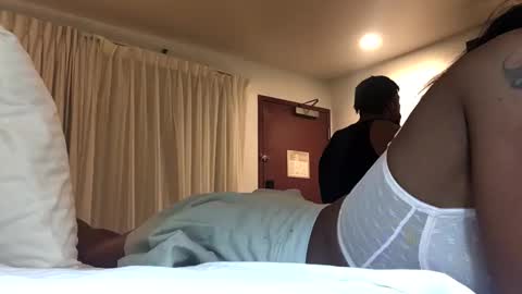 minniehunney online show from November 30, 5:33 am