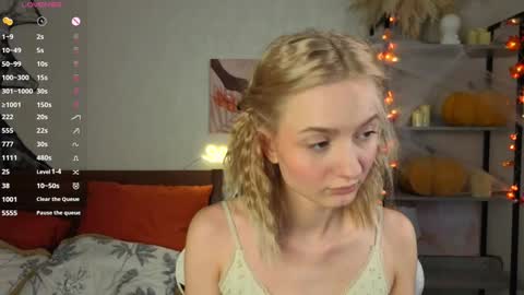 Snapshot of minnietammy chatting on November 2, 11:07 pm Mary is here 3 My favorite patterns 77143222321Try my private online show from November 2, 11:07 pm