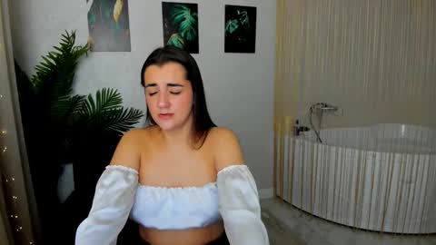 Snapshot of mintydaze chatting on October 6, 7:22 pm Jessi online show from October 6, 7:22 pm