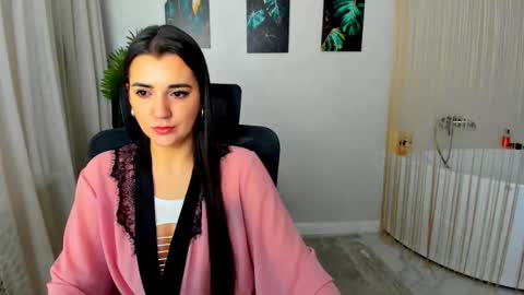 Snapshot of mintydaze chatting on November 23, 8:30 pm Jessi online show from November 23, 8:30 pm