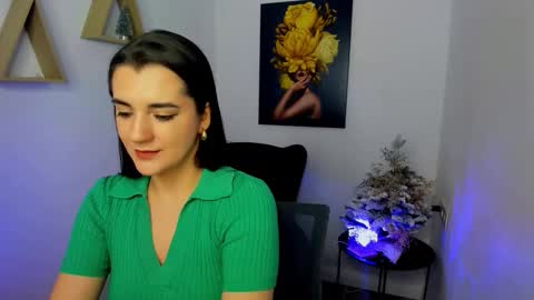 Snapshot of mintydaze chatting on December 1, 7:41 pm Jessi online show from December 1, 7:41 pm