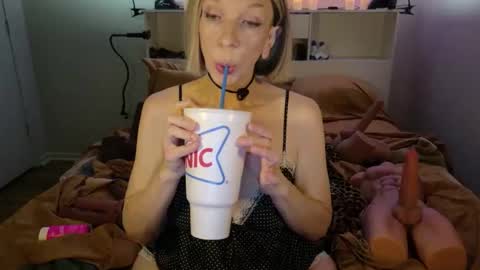 Tessa Rae online show from April 28, 2:10 am