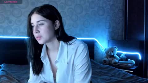 Snapshot of mionill chatting on December 18, 12:06 am Hi Im Naomi online show from December 18, 12:06 am