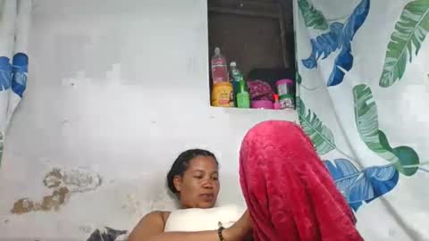 Snapshot of miora620846 chatting on May 11, 2:45 pm miora620846 online show from May 11, 2:45 pm