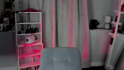 Snapshot of mipsymipson chatting on April 26, 9:07 am NEXT STREAM NOVEMBER 27282930 online show from April 26, 9:07 am
