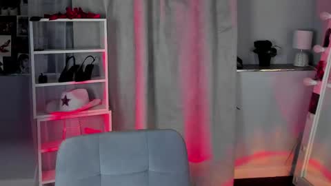 Snapshot of mipsymipson chatting on April 27, 9:40 am NEXT STREAM NOVEMBER 27282930 online show from April 27, 9:40 am