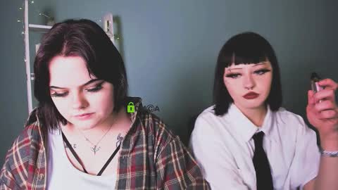 Snapshot of mira_cool_ chatting on December 1, 7:41 pm Darling Mira online show from December 1, 7:41 pm