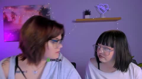 Snapshot of mira_cool_ chatting on December 13, 7:53 pm Darling Mira online show from December 13, 7:53 pm