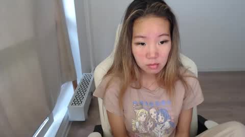 mira_g online show from November 11, 8:25 am