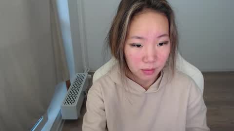 mira_g online show from November 13, 10:36 am