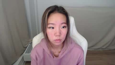 mira_g online show from December 1, 3:06 pm