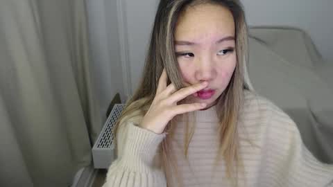 mira_g online show from December 13, 7:53 pm