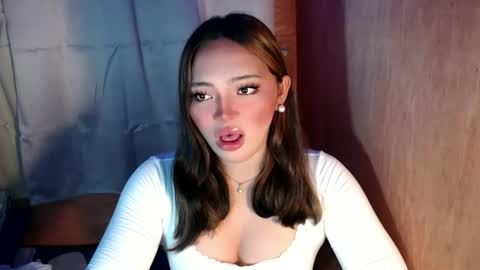 Snapshot of mira_luna222 chatting on September 9, 10:20 pm Mira Bella online show from September 9, 10:20 pm