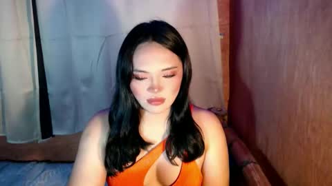 Snapshot of mira_luna222 chatting on October 30, 12:28 pm Mira Bella online show from October 30, 12:28 pm