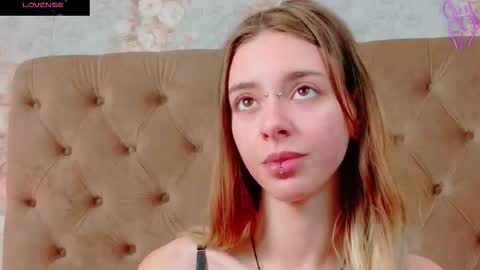 mira_lynxx online show from October 30, 3:52 am