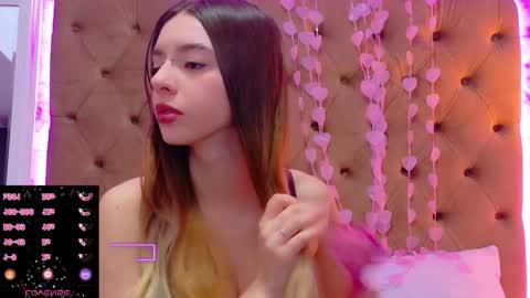 mira_lynxx online show from March 12, 5:24 am