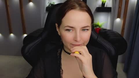 Snapshot of mira_mermayd chatting on January 10, 4:33 am Mira online show from January 10, 4:33 am