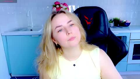 Mira online show from May 3, 1:33 am