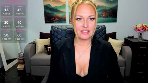 Snapshot of mira_whitme chatting on May 8, 11:59 am Mira online show from May 8, 11:59 am