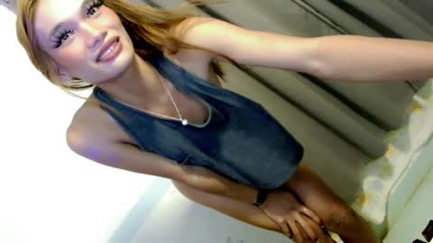 Zoey online show from December 14, 5:25 pm