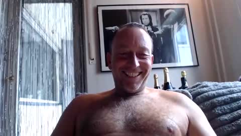 Snapshot of miracolix_030 chatting on February 9, 11:14 am Ben online show from February 9, 11:14 am