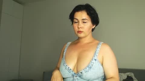 Snapshot of miradiaz chatting on July 11, 10:18 am Meera online show from July 11, 10:18 am