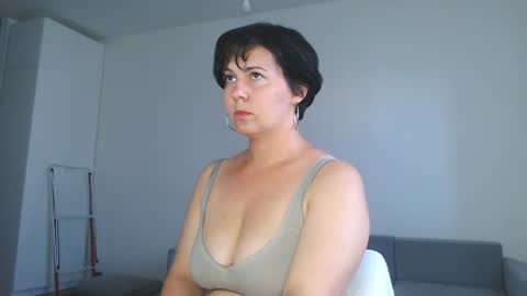 Snapshot of miradiaz chatting on July 16, 10:32 am Meera online show from July 16, 10:32 am