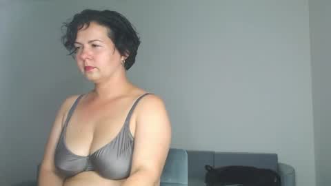 Snapshot of miradiaz chatting on July 21, 2:30 pm Meera online show from July 21, 2:30 pm