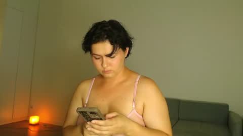 Snapshot of miradiaz chatting on August 1, 12:37 pm Meera online show from August 1, 12:37 pm