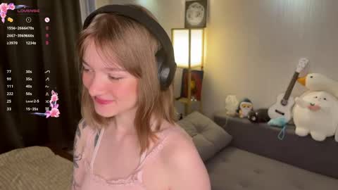 Snapshot of mirakissss chatting on May 22, 10:37 pm Mira online show from May 22, 10:37 pm