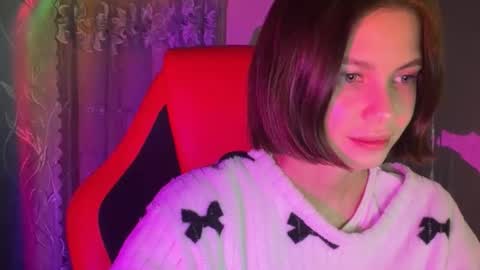 Snapshot of miralapics chatting on April 3, 7:34 pm MiraLaPics online show from April 3, 7:34 pm