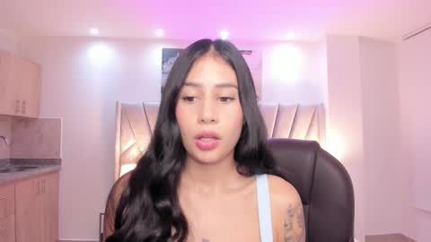 miranda_crawfor online show from October 4, 4:10 am