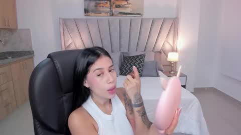 miranda_crawfor online show from October 15, 11:54 am