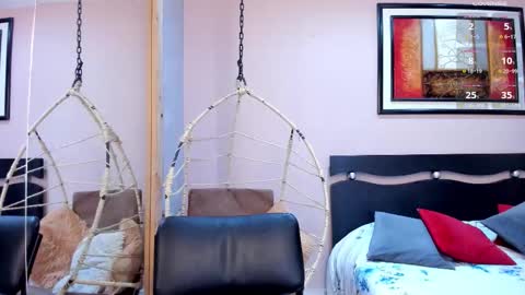    online show from January 8, 12:18 pm