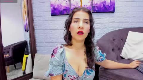 Snapshot of miranda_doll_ chatting on May 4, 11:39 am online show from May 4, 11:39 am