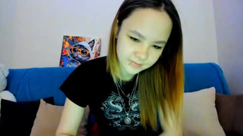 Snapshot of miranda_holms chatting on June 19, 3:11 am miranda_holms online show from June 19, 3:11 am